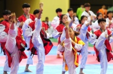 `축구·야구·태권도` 사계절 스포츠 열기로 북적이는 `경주`