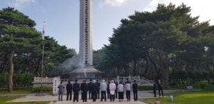 경주시, 광복의 달 8월 맞아 황성공원 충혼탑 참배