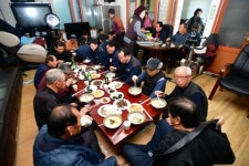 월성본부, 설 맞이 인접마을 방문
