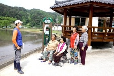 ˝석읍리 주민은 친형제처럼 정답고 평화롭게 살아가요˝