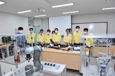 영천시의회, `한국폴리텍대학 로봇캠퍼스` 현장 방문