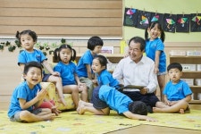 저출생 극복에 앞장서는 김천, 엄마·아이들 행복지수 올린다