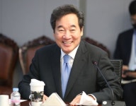 이낙연, 당대표 출마 공식선언… ˝민주당 쇄신에 최선 다하겠다˝
