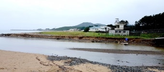 포항시 송라면민 ˝화진해수욕장 불법 장군별장, 눈속임 말고 철거하라˝
