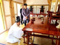 산으로 둘러싸여 전통적인 양반마을로 소문난 `두산리`