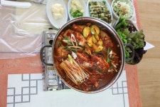 [동경주 맛집기행 ⑬] 대게·참가자미 전문 음식점, 감포읍 전촌2리 `용진대게직판장`