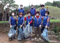 경주시 월성동바르게살기위원회, 선덕여왕릉 환경정비 나서