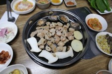 [동경주 맛집기행 ⑭] 야간 근무자 속 달래주는 양남면 나아리 `고향막창`