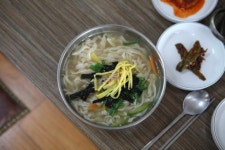 [동경주 맛집기행 ⑮] 추억의 손칼국수 양남면 하서리 `김선희손칼국수`