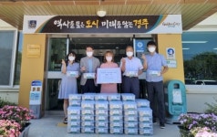 경주연합의원, 월성동 취약계층 `건강한 여름나기 돕기` 의료키트 기증
