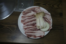 [동경주 맛집기행 ㉒] 30년 전 그 맛… 문무대왕면 어일리 `창성숯불갈비`