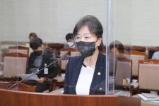 신순단 상주시의원 ˝한복입기 활성화 통해 명주 고장인 상주 널리 알려야˝