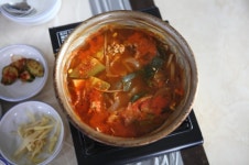 [동경주 맛집기행 ㉖] 어머니의 정이 담긴 가정식… 감포읍 나정1리 `옥이밥상`