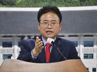 사상 첫 국비 10조·투자유치 10조... 이철우 경북도지사 ˝올 한해 도전적 과제 결실˝