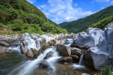 청송 신성계곡(길안천), ‘ 봄시즌 비대면 안심 관광지’ 선정