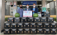 경산시 와촌면경영자협의회, 25개 경로당에 초복맞이 수박 전달