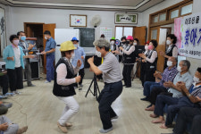 외동신바람재능봉사단, 찾아가는 노래 공연 실시