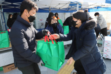 포항시북부장애인종합복지관, 장애인 가정에 김장김치 배달 훈훈