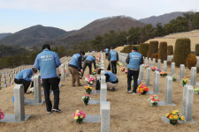 포항산업과학연구원, 국립영천호국원 찾아 봉사활동 펼쳐
