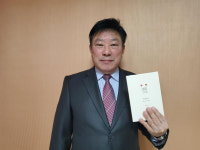 김관열 첫 시집 ‘인생쇼츠’... 일상의 작은 에피소드 묘사한 생활시