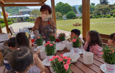경산용성초등학교병설유치원, 카네이션 화분 만들기 체험