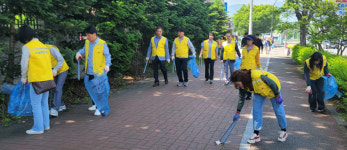 경산시 북부동 마을환경지킴이, 영남대 앞 환경정화 활동 나서
