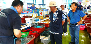 [기획특집] 지역사회와 함께하는 월성원자력 ⑥지역수산물 소비 촉진 활동 앞장