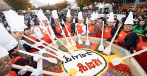 2023 구미푸드페스티벌 15만여 명 참가...인산인해