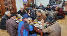 경산시 노인종합복지관, 자인면 동부2리 경로당에 ‘사랑의 밥차’ 봉사
