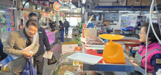 포항 북구청, 지역경제 활성화 시장 장보기 행사 펼쳐