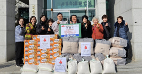 휘정사, 금호읍에 이웃돕기 성금 및 현물 기탁