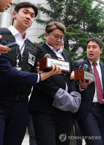'음주 뺑소니' 김호중, 구속심사 마쳐...'슈퍼 클래식' 공연 불참