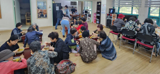 포항시 중화음식점협회, 효곡동 경로당 찾아 자장면 나눔 봉사