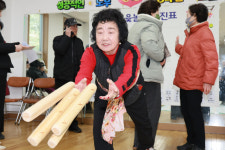 예천군노인복지관, 정월대보름 맞이 ‘윷놀이 한마당’ 열어