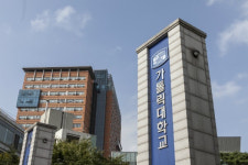 15살 최연소 의대생 나왔다…의과학자 되고 싶다