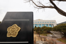 [사설] 중앙선관위는 성역인가… 신뢰 잃은 헌재