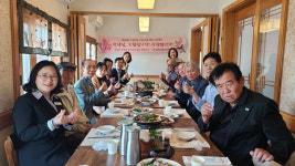 청송교육지원청, 제44회 스승의 날 맞아 교육 원로와 사은행사 가져