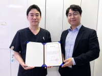 지르카랩치과기공소, 덴딜로부터 감사장 수여