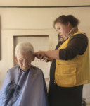 울진군 헤어스케치 봉사단, 거동 불편 어르신 대상 찾아가는 이미용 봉사