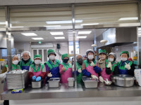 문경시 점촌3동 새마을회, 흥덕종합사회복지관서 급식봉사 펼쳐