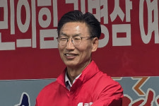 [6·3 지선-영천시장] 김병삼 경로당에 찜질방 시설 도입...생활밀착형 복지공약 발표