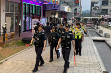 경북경찰청, 구미 산동 물빛공원서 청소년 안전 캠페인 전개