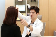 [인터뷰] 송경호 부산 포시즌성형외과 원장 성형수술 시 이것만은 주의하세요