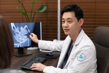 견주·수부질환 내시경수술 권위자 하승주 원장, 두팔로정형외과 개원