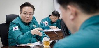 의대 교수 '무더기 사직'…정부 '2000명 증원' 철회 없어