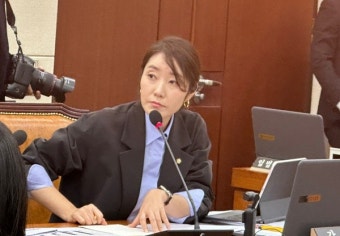 [복지위 국감] 강선우 의원, 조규홍 장관 사퇴 의사 거듭 물어