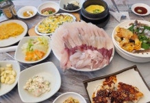 [헬스경향 추천 힐링스팟] 눈부신 겨울파도, 낭만으로 물든 부산 해운대