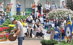  [포토뉴스] 주민의 아품을 생각않는 부천시장은 정신차려라 외치고 있는 은하마을(대우, 동부)아파트 주민들 