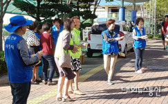  [포토뉴스] 부천오정보건센타 금연지도원과 부천오정경찰서 학부모폴리스 회원, 수주중학교 학생들 상대로 금연홍보 