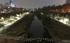  양재천 산책로에 LED 보안등 설치…영동 2교부터 탄천교까지 약 8km 구간 